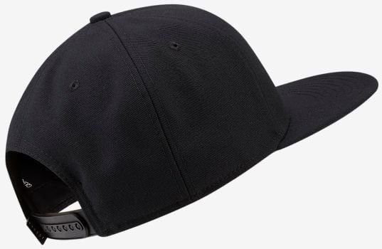snapback cap